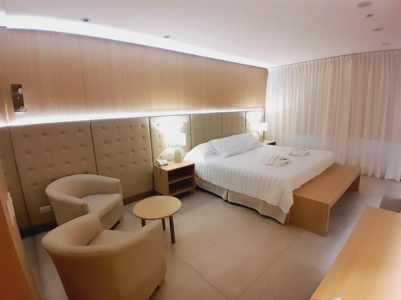 צ'קראס דה קוריה Plaza Paradiso Petit Hotel מראה חיצוני תמונה